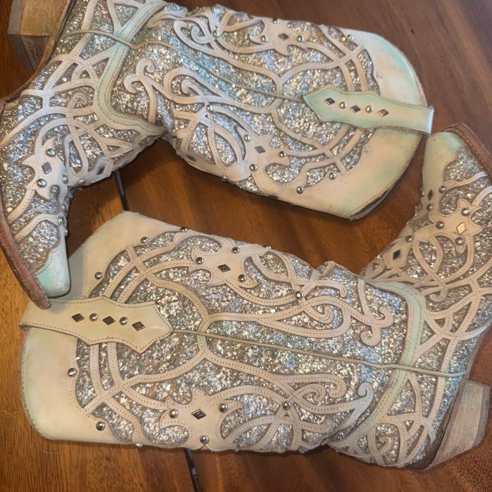 Corral Color Change- Glitter Inlay- White Cowboy Boots